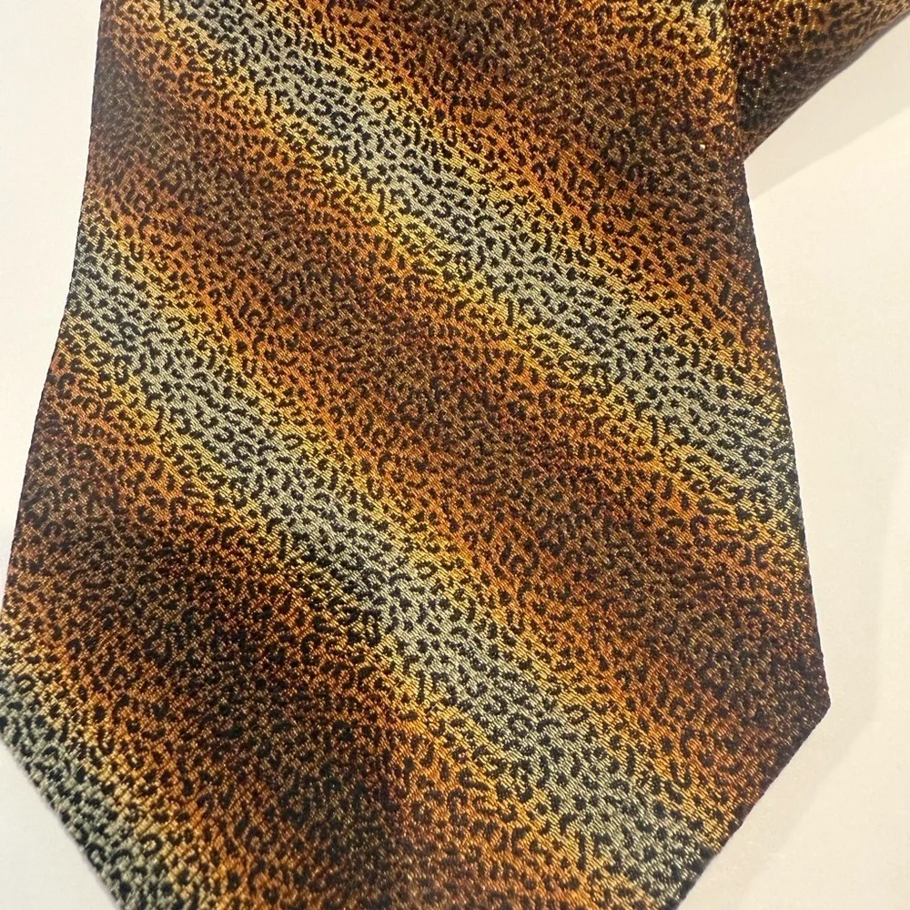 J.L . Leopard Patterned Tie